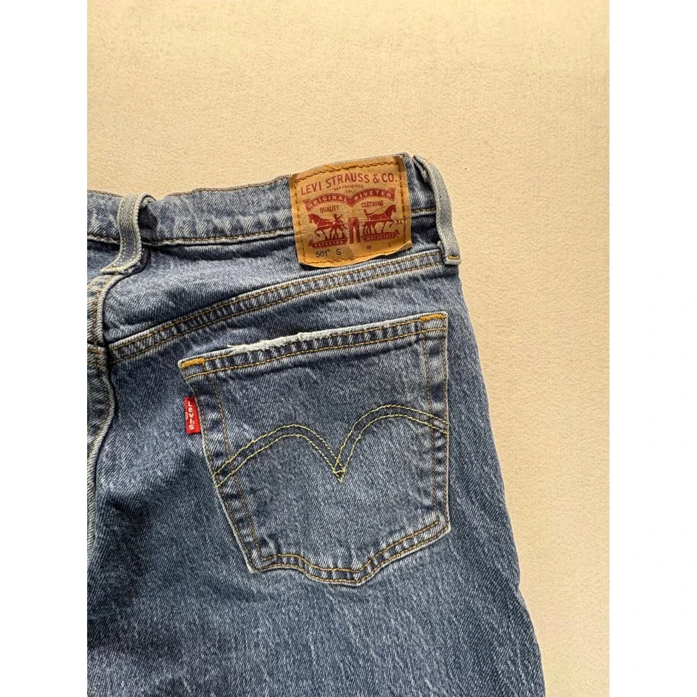 Levis 501 Original Fit Mens Blue Denim Straight Leg Button Fly Jeans W28 L28